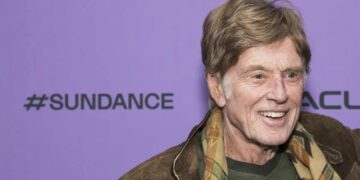 Alldaynews.gr ΕΚΤΑΚΤΟ: ΠΑΓΚΟΣΜΙΟΣ ΘΡΗΝΟΣ – ΠΕΘΑΝΕ Ο ΗΘΟΠΟΙΟΣ – ΘΡΥΛΟΣ