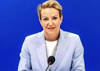 Σπάνια απάντηση της αδελφής Φεβρωνίας (Ναταλίας Λιονάκη): «Η κατά σάρκα μητέρα μου είναι στις προσευχές μου»