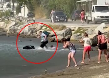 Τουρμπίνες αεροσκάφους της Ryanair στη Σκιάθο «πέταξαν» βαλίτσες τουριστών στη θάλασσα – Δείτε βίντεο