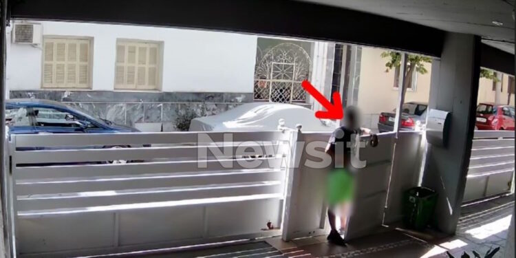 Alldaynews.gr Βίντεο ντοκουμέντο από τη σεξουαλική επίθεση του Σύρου στη 17χρονη – Του φώναζε να φύγει και αυτός αυνανιζόταν