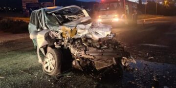 Alldaynews.gr ΕΚΤΑΚΤΟ: Θανατηφόρο τροχαίο στην εθνική οδό – Ένας νεκρός και δύο τραυματίες στη σφοδρή σύγκρουση ΙΧ με νταλίκα (ΦΩΤΟ)
