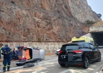 ΕΚΤΑΚΤΟ – ΤΡΑΓΩΔΙΑ  ΠΡΙΝ ΛΙΓΟ: Δύο νεκροί μετά από σφοδρή σύγκρουση αυτοκινήτων (ΦΩΤΟ)