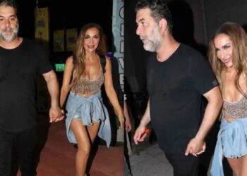 «Βασίλη είμαι έγκυος!»: Η καθυστέρηση της Δέσποινας Βανδή και η αποκάλυψη