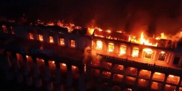 Alldaynews.gr ΛΙΝΤΣΑΡΑΝ ΠΡΩΗΝ ΠΡΩΘΥΠΟΥΡΓΟ – ΚΥΝΗΓΟΥΝ ΠΟΛΙΤΙΚΟΥΣ – ΣΤΑΧΤΗ Η ΒΟΥΛΗ