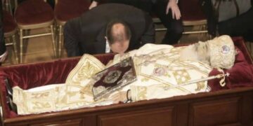 Alldaynews.gr «Τον σκότωσαν γιατί ήξερε ότι…»: Αποκάλυψη σοκ του αδελφού του Χριστόδουλου για… δολοφονία