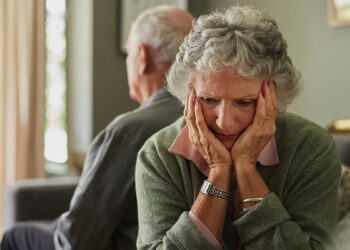 Γκρι διαζύγια στην Ελλάδα: γιατί αποφασίζει ένα ζευγάρι να χωρίσει, ενώ έχει περάσει μια ολόκληρη ζωή μαζί;