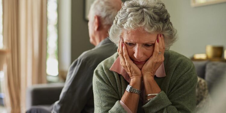 Γκρι διαζύγια στην Ελλάδα: γιατί αποφασίζει ένα ζευγάρι να χωρίσει, ενώ έχει περάσει μια ολόκληρη ζωή μαζί;