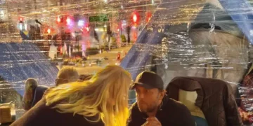 Alldaynews.gr Η στιγμή που ο Πάνος Ρούτσι τρώει την πρώτη μπουκιά μετά την απεργία πείνας – Η φωτό που κάνει τον γύρο του διαδικτύου