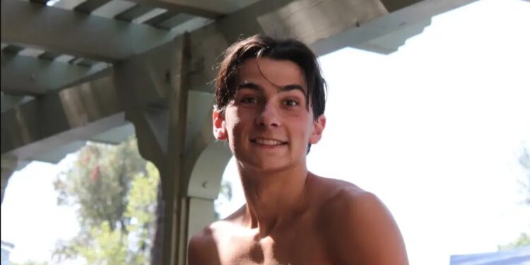 Τα τελευταία λόγια στον μπαμπά του πριν «βουτήξει» στο κενό: Τραγικά νέα για τον 14χρονο μαθητή, σε κατάσταση σοκ ο πατέρας