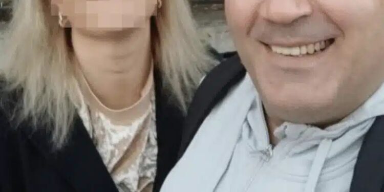 ΑΥΤΟΣ ΕΙΝΑΙ Ο 43ΧΡΟΝΟΣ ΠΟΥ ΚΑΡΦΩΣΕ 100 ΦΟΡΕΣ ΜΕ ΠΙΡΟΥΝΙ ΤΗΝ ΕΓΚΥΟ ΓΥΝΑΙΚΑ ΤΟΥ