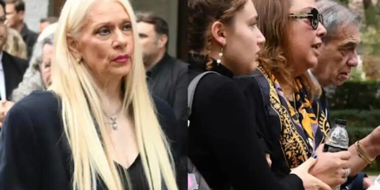 Alldaynews.gr Μάρα Θρασυβουλίδου: Συντετριμμένη στην κηδεία του συζύγου της, Γιώργου Νιάρχου – Σπάραξε η κόρη του