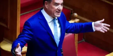 Άδωνις: «Στα 8 νοσοκομεία με περιμένουν με λουλούδια, στα 2 κομμουνιστές φωνάζουν… So what»