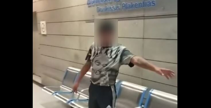 Alldaynews.gr Συνελήφθη αλλοδαπός που επιτέθηκε σε οδηγό του ΜΕΤΡΟ – Απέλαση για τον άνδρα με συνοπτικές διαδικασίες (video)