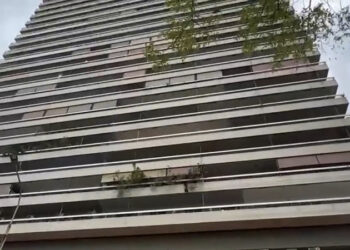 Alldaynews.gr Σοκ στο κέντρο της Αθήνας: Άνδρας έπεσε από τον 24ο όροφο του Πύργου Απόλλων