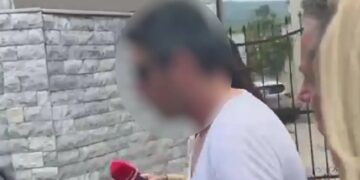 Σκηνές φρίκης στο σπίτι της οικογένειας που δέχθηκε επίθεση με ρόπαλο από τον 31χρονο – «Υπήρχαν αίματα, η 74χρονη υπέφερε»