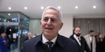 Alldaynews.gr Ο γιος του Ευάγγελου Αποστολάκη ανάμεσα στους 27 Έλληνες που συνελήφθησαν από το Ισραήλ: «Ο αλήτης υπουργός Ασφαλείας τους έκανε bullying»