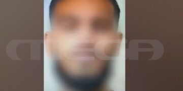 Alldaynews.gr ΑΥΤΟΣ ΕΙΝΑΙ ο ντελιβεράς που επιτέθηκε με κατσαβίδι σε οδηγό: Έχει συλληφθεί 19 φορές – «Μου το κάρφωσε στο μάτι» (video)