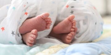 Αδιανόητη τραγωδία: Νεκρά δίδυμα μωρά – Στο στόχαστρο η μητέρα με τον αρραβωνιαστικό της (video)