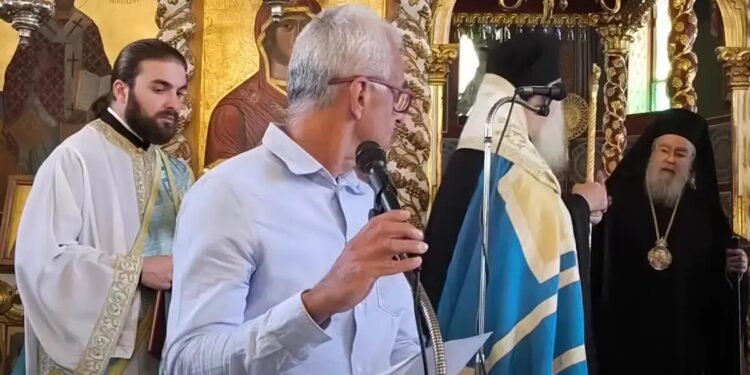 Alldaynews.gr Η απάντηση του δασκάλου στην επίθεση του μητροπολίτη Δωδώνης για το πουκάμισο – «Δεν είχα πρόθεση να προκαλέσω»