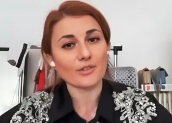 Έχουμε ξεφύγει: Εκπαιδευτικός έκανε μήνυση σε ντελιβερά για λεκτική και σεξιστική επίθεση – «Με έφτυσε μπροστά στην κόρη μου»