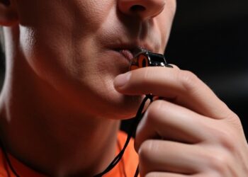 Alldaynews.gr Συνελήφθη πασίγνωστος διαιτητής – Βρέθηκαν 250.000 ευρώ και ράβδοι χρυσού – Έπαιζε παιχνίδια του Ολυμπιακού και του Παναθηναϊκού