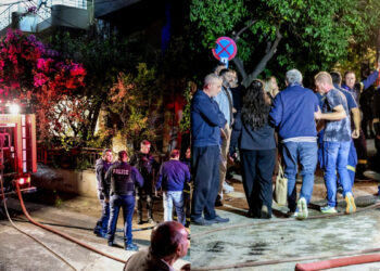 ΕΚΤΑΚΤΟ – Οικογενειακή Τραγωδία: Νεκροί μάνα και γιος από φωτιά – Σώθηκε ο δεύτερος γιος, πηδώντας από το μπαλκόνι