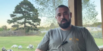 Alldaynews.gr Σκότωσε τον βιαστή της κόρης του και τώρα διεκδικεί τη θέση του σερίφη στην κομητεία του