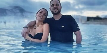 Alldaynews.gr Καλομοίρα για τον σύζυγό της: «Δεν του πήρα κάτι, εγώ είμαι το δώρο του – Του μαγειρεύω και του καθαρίζω και είναι μια χαρά»
