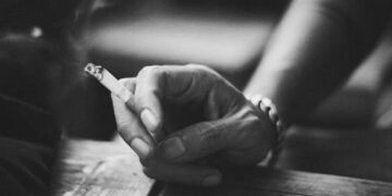 4 βιταμίνες που θεραπεύουν τους πνεύμονες μετά το κάπνισμα