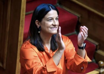 Υπερψηφίστηκε με 158 «ναι» το εργασιακό νομοσχέδιο: Πέντε αλήθειες και εννέα σημαντικές αλλαγές από την Κεραμέως