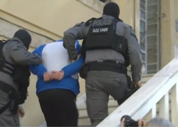 «Ήταν θέμα χρόνου να βγάλει κάποιος από τη μέση τον 52χρονο» λέει συγγενής του 23χρονου που σκότωσε τον θείο του