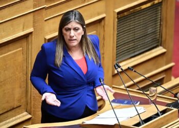 Alldaynews.gr Κωνσταντοπούλου: Όχι άλλοι βασιλιάδες και βασιλοαδελφές που ενοχλούνται από τα καντηλάκια – Χαμός στη συζήτηση στη Βουλή για τον Άγνωστο Στρατιώτη