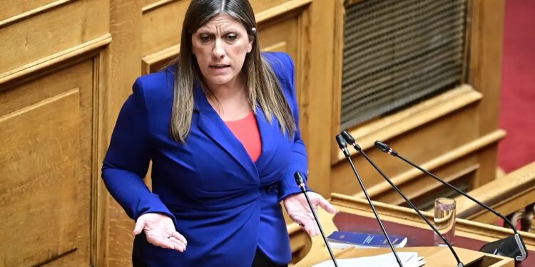 Κωνσταντοπούλου: Όχι άλλοι βασιλιάδες και βασιλοαδελφές που ενοχλούνται από τα καντηλάκια – Χαμός στη συζήτηση στη Βουλή για τον Άγνωστο Στρατιώτη