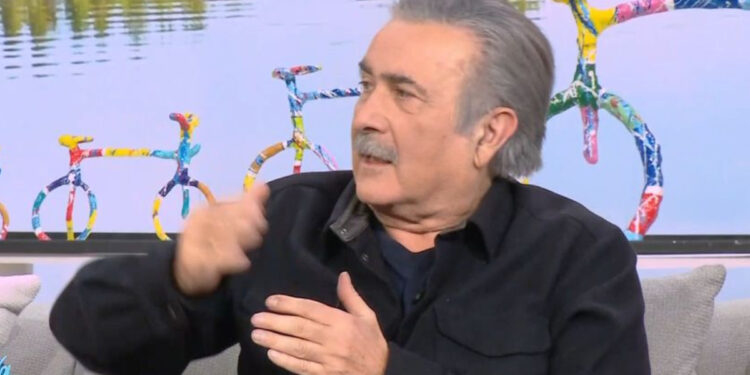 Alldaynews.gr Λάκης Λαζόπουλος: Το Σύνταγμα ανήκει σε όλους και όχι στην οικογένεια Μητσοτάκη. Δεν είναι περιβόλι τους (video)