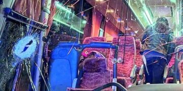 Alldaynews.gr Τραγωδία: Νεκρός οδηγός πούλμαν μετά από επίθεση οπαδών! (video)