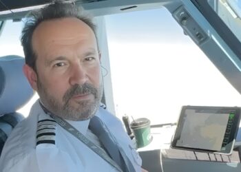 Ο Κώστας Μακεδόνας είναι πιλότος σε πασίγνωστη αεροπορική εταιρία: «Πετάω από το Ντουμπάι έως και τη Βαρκελώνη»