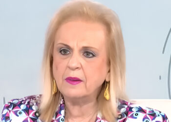 Ματίνα Παγώνη για το εμβόλιο της γρίπης: «Τα παιδιά ιδιαίτερα στο σχολείο πρέπει το εμβόλιο να το κάνουν γιατί το ένα μεταδίδει στο άλλο»