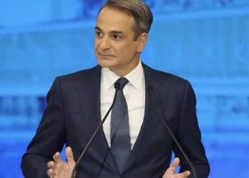 Στα 1.500 ευρώ ο μέσος μισθός το 2026: Το ανακοινώνει η κυβέρνηση έναν χρόνο πριν από το αναμενόμενο