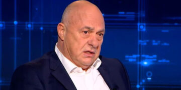 Alldaynews.gr Αχιλλέας Μπέος: «Έχω πάει με μαύρη σε μικρή ηλικία, πώς είμαι ρατσιστής, λένε αηδίες»