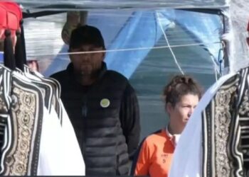 Ο Πάνος Ρούτσι στάθηκε όρθιος μπροστά στους εύζωνες στην 21η ημέρα απεργίας πείνας