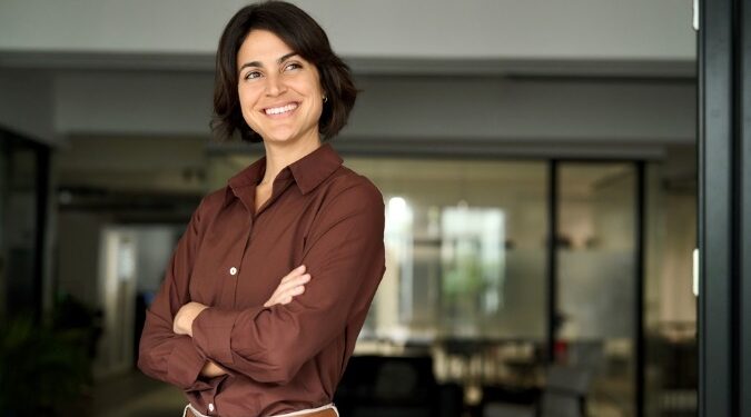 Alldaynews.gr Back to Office. Τα must have γυναικεία ρούχα του Φθινοπώρου για τα chic and elegant office looks της νέας σεζόν!