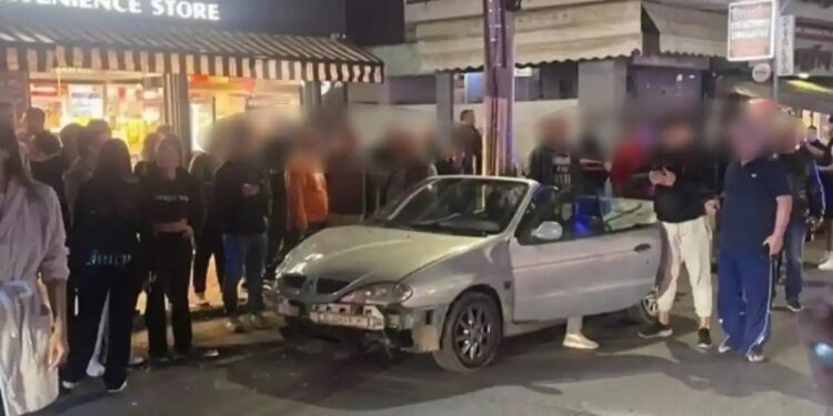 Alldaynews.gr Οδηγός παρέσυρε με αυτοκίνητο μητέρα και παιδί – Εγκλωβίστηκε κάτω από το όχημα ο 2χρονος