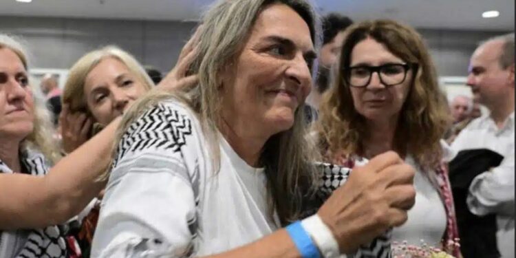 Alldaynews.gr Πέτη Πέρκα για στολίσκο: «Θα το κάνω ξανά, γιατί πρέπει να φτάσουμε στη Γάζα, να σταματήσει η γενοκτονία»