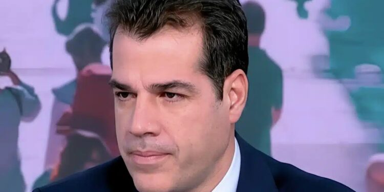 Alldaynews.gr Θάνος Πλεύρης: «Το Μνημείο του Αγνώστου Στρατιώτη είναι ιερό – Δεν θα έπρεπε να υπάρχουν εκεί τα ονόματα των θυμάτων των Τεμπών»