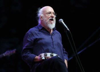 Οικογένεια Διονύση Σαββόπουλου: «Ο πολυαγαπημένος μας σύζυγος, πατέρας, παππούς και τραγουδοποιός έφυγε»