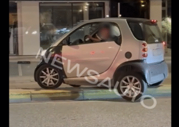 Απίστευτη «απόδραση» από αλκοτέστ: Οδηγός καβάλησε με το smart νησίδα για να ξεφύγει (video)