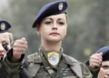 Alldaynews.gr Πρέπει ή δεν πρέπει οι γυναίκες στην Ελλάδα να πηγαίνουν υποχρεωτικά στρατό;
