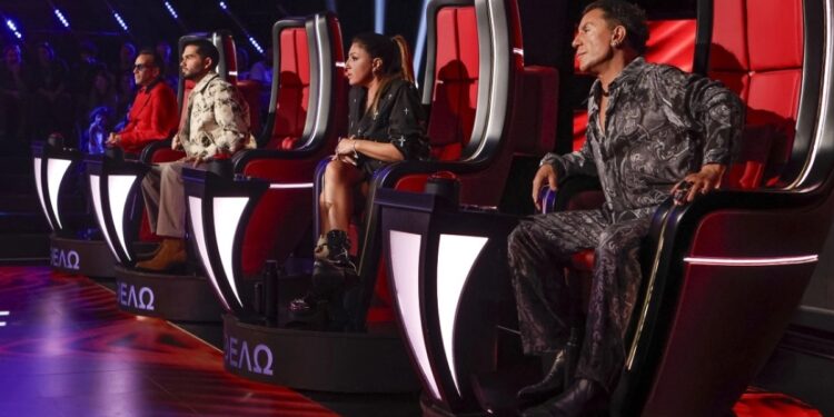 Alldaynews.gr Το είδαμε κι αυτό στο The Voice: Μητέρα διαγωνιζόμενης παρακαλούσε να «κόψουν» την κόρη της! (video)