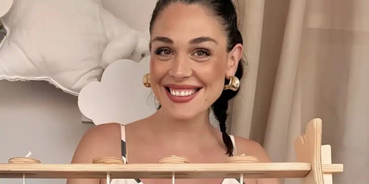 Alldaynews.gr Ιωάννα Τριανταφυλλίδου: Αγκαλιά με τον 2 μηνών γιο της – Η τρυφερή φωτογραφία