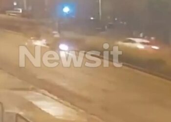 Τραγωδία τα ξημερώματα: Βίντεο με το σοκαριστικό τροχαίο με τους 2 νεκρούς – Η στιγμή που πέφτουν πάνω σε κολώνα